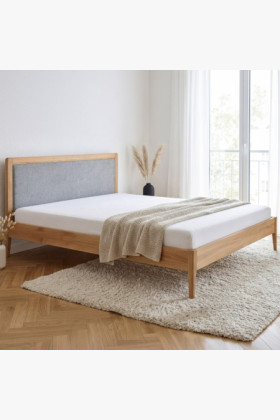 Manželská posteľ na nohách z dubu 180 x 200 cm, Látkové čelo